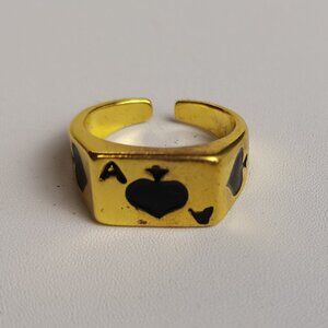 Almost new women's classic vintage ring